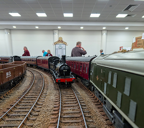 Model Tren Severleri Bir Araya Getiren G3 AGM ve Gösteri: Flitwick'ten Gaydon'a Uzanan Yolculuk